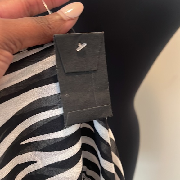 New! Stylish Blouse - Picture 7 of 9